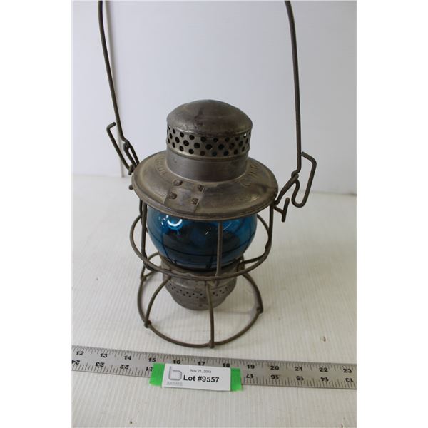 CNR Railway Lantern 15" Tall Inc Handle