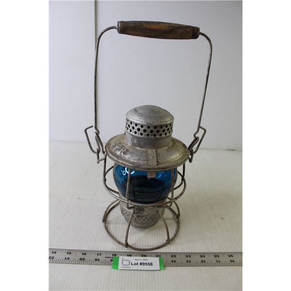 CPR Railway Lantern 14" Inc Handle