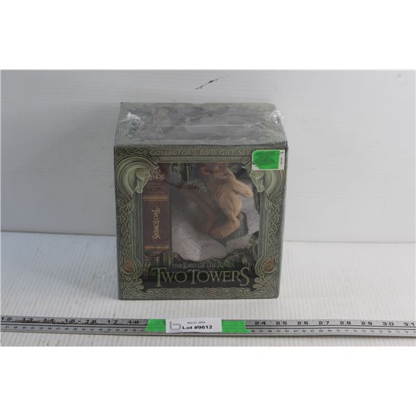 The Lord of the Rings Collectible Figure and DVD Gift Set - The Two Towers - Sealed