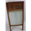 Image 2 : Antique Chief Brand Washboard