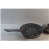 Image 4 : (2) Enamel Frying Pans 11'' & 8''