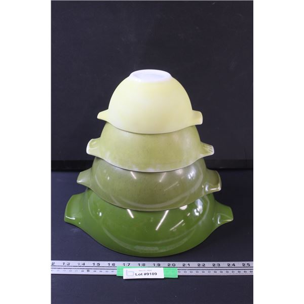 (4) Vintage PYREX Ombre  Mixing Bowl Set - Some Wear