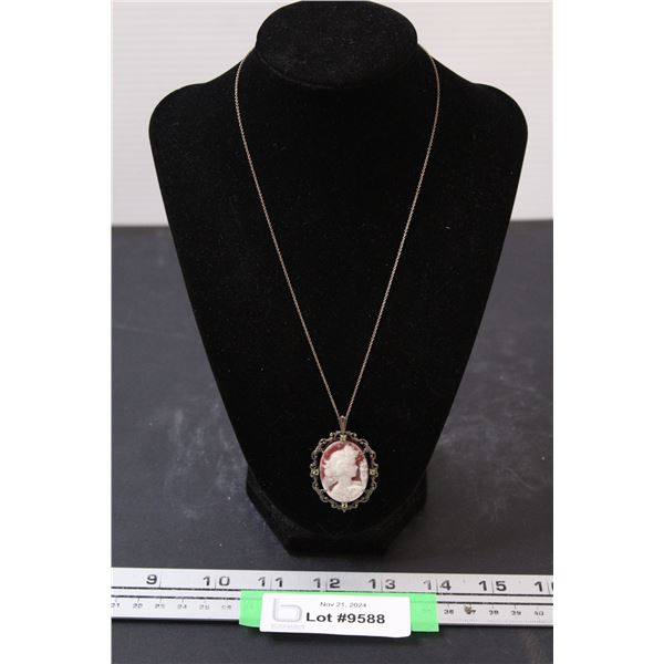 ^ Sterling Silver Necklace w/ Cameo Peridot Lady Pendant - Not Authenticated