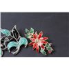 Image 3 : (2) Brooches: Christmas Poinsettia & Leaf - Not Authenticated