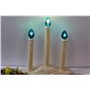 Image 3 : Christmas Three Light-Up Candle Decor & (2) Wreaths/Centrepieces