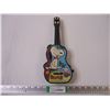 Image 1 : 1970 Mattel Snoopy Crank Guitar Toy