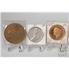 Image 2 : Seven collectible medallions including Sudbury 1965 Sir Winston Churchill, gold plated Pierre Trudea