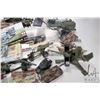 Image 3 : Tray lot of toys including plastic army vehicles, Tente military vehicle, plastic military model kit