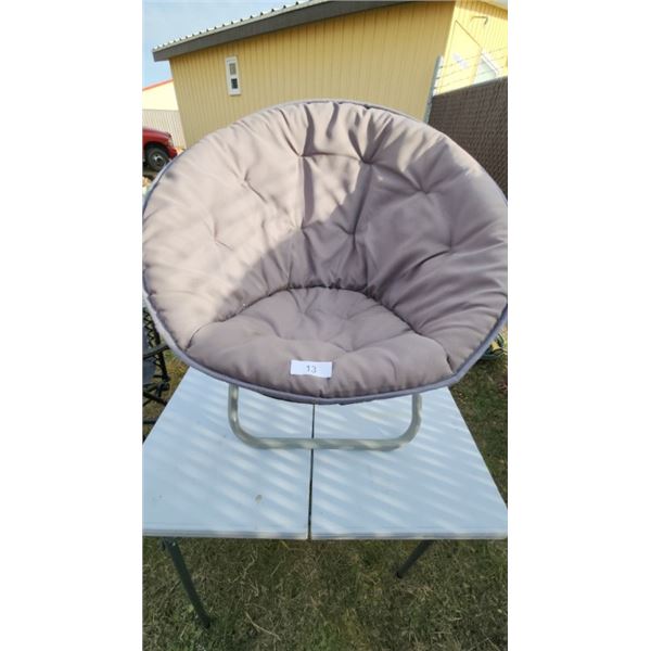 Bucket lawn chair and Lounge lawn chair