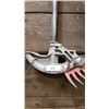 Image 2 : Rake and Pipe Bender