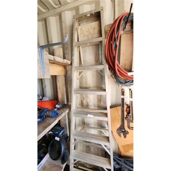 8' Step ladder