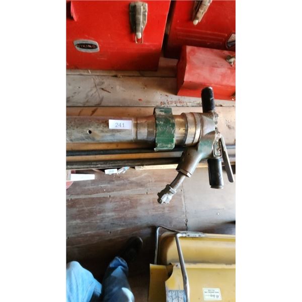 Pneumatic Demolition Hammer