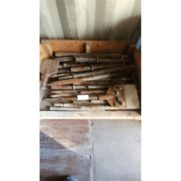 Pneumatic hammer bits