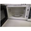 Image 2 : MICROWAVE RCA RMW733-WHITE