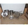 Image 1 : LOT: CHAUDRONS ET BOLS ASST