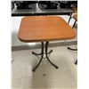 Image 1 : TABLE BISTRO 24" SQUARE