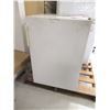 Image 1 : MINI-FRIDGE 22"x23"x33"