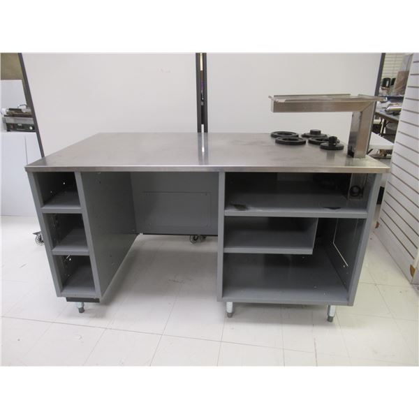 PREPARATION TABLE STAINLESS 61"x34.5"x34.5"