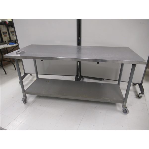 TABLE MOBILE INOX 72"x30"x34.5"
