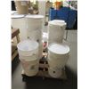 Image 2 : LOT: 5GAL BUCKETS WITH LIDS  (EMPTY)