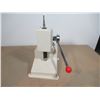 Image 1 : MANUAL PRESS