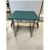 Image 1 : WOOD TABLE 30"x30" (GREEN)