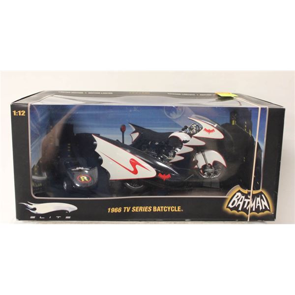 NIB 1966 TV SERIES BATMAN BAT CYCLE & SIDE CAR