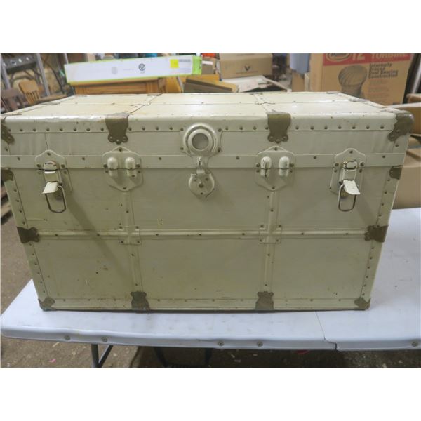 Yellow Trunk