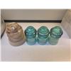 Image 2 : 4 glass insulators