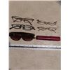 Image 3 : Bag of reading glasses