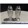 Image 1 : 1 set ringed salt & pepper shakers