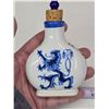 Image 4 : Vintage snuff bottle, w/ lion graphic - Schmalzler made in Bavaria - approx 4"