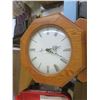 Image 3 : battery operated wall clock