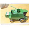 Image 1 : Ertl john deere combine - die cast