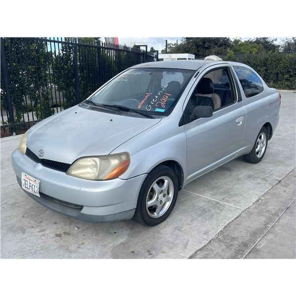 TOYT ECHO 2001 SALV T/DONATION