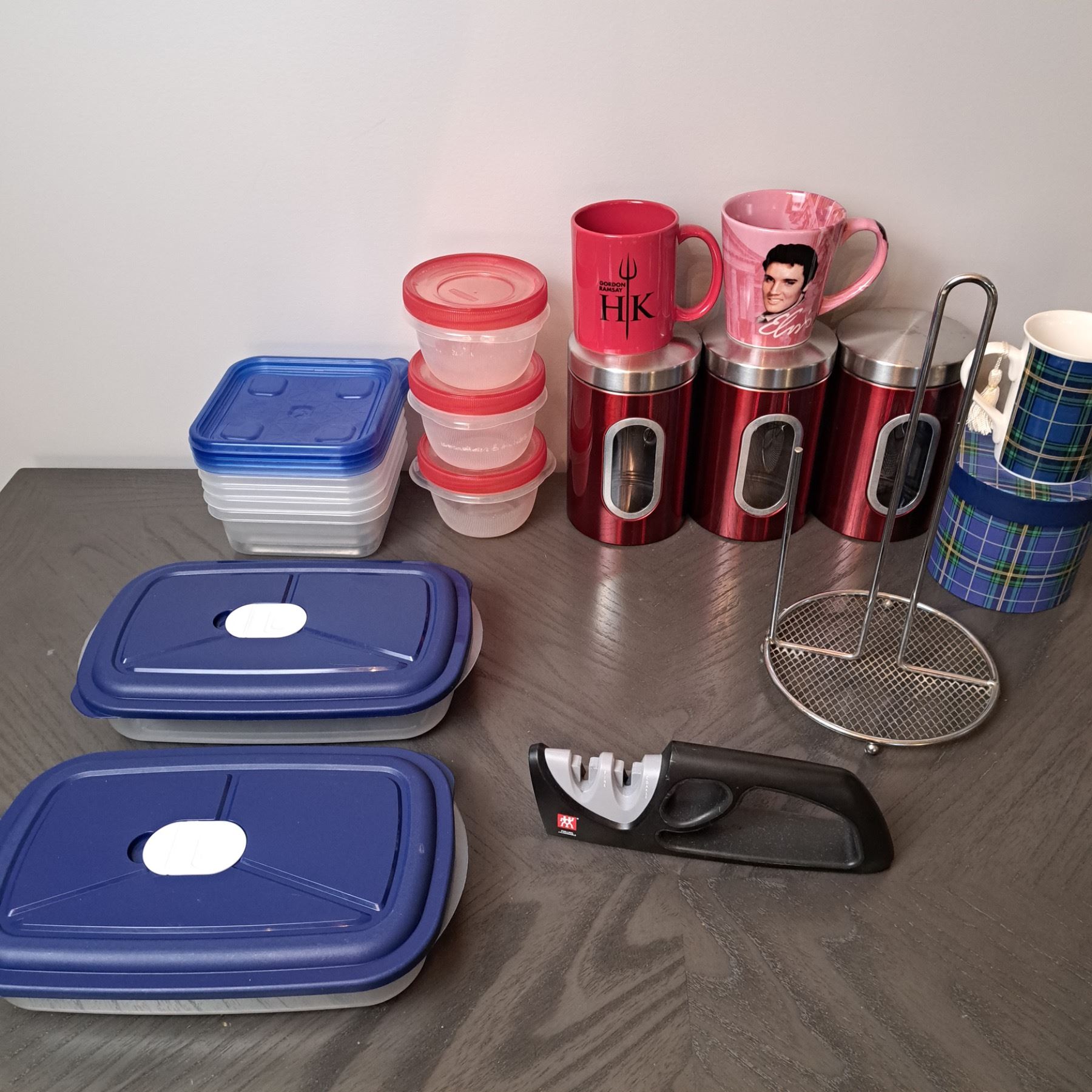 Assorted Kitchen Items - Sunrise Estate Services Ltd