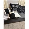 Image 1 : Homcom Upholstered Storage Bench with 4 Throw Pillows
