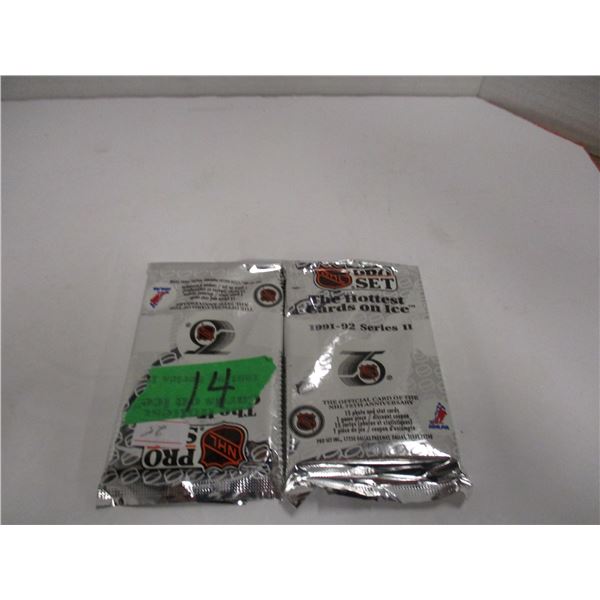 2 PACKS OF NHL PRO HOCKEY CARDS (15 CARDS PER PACK)