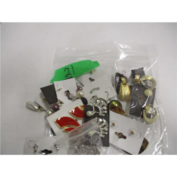 BAG C/W ASSORTED EARRINGS
