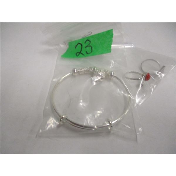 3 PIECES OF ASSORTED JEWELYR