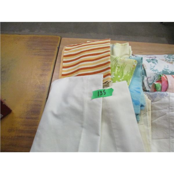 ESTATE:  BOX C/W ASSORTED LINEN