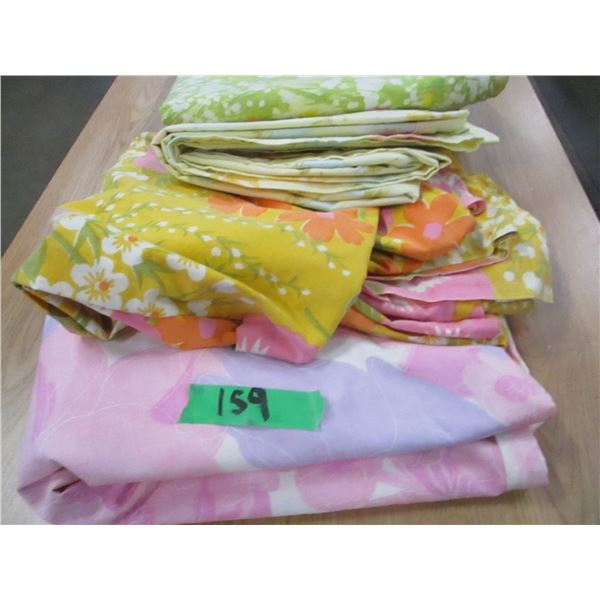 ESTATE:  BOX C/W ASSORTED BEDDING