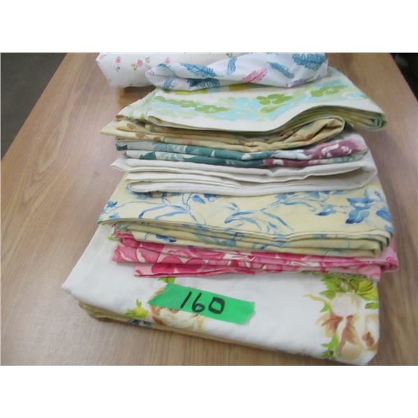 ESTATE:  BOX C/W ASSORTED BEDDING