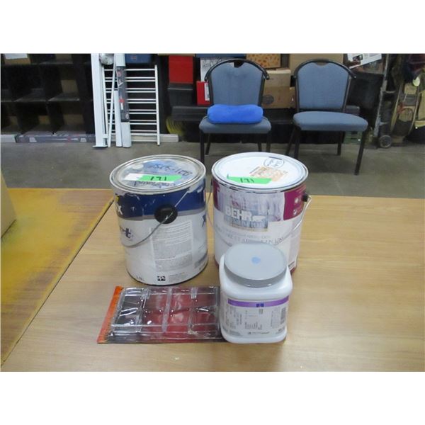 BOX C/W PAINT & ACCESSORIES