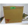 Image 5 : ESTATE:  BOX C/W CHRISTMAS DECORATIONS