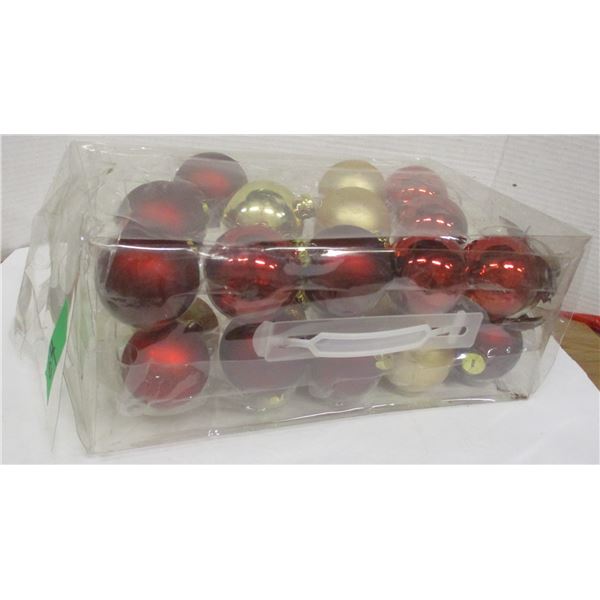 ESTATE:  PACKAGE OF CHRISTMAS BALLS
