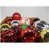 Image 3 : ESTATE:  BOX C/W CHRISTMAS BALLS