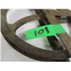 Image 3 : COLLECTABLE:  WELL PULLEY