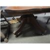Image 2 : COLLECTABLE:  OLD OAK OFFICE CHAIR