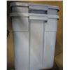 Image 6 : 2 - TOTES (NO LIDS)